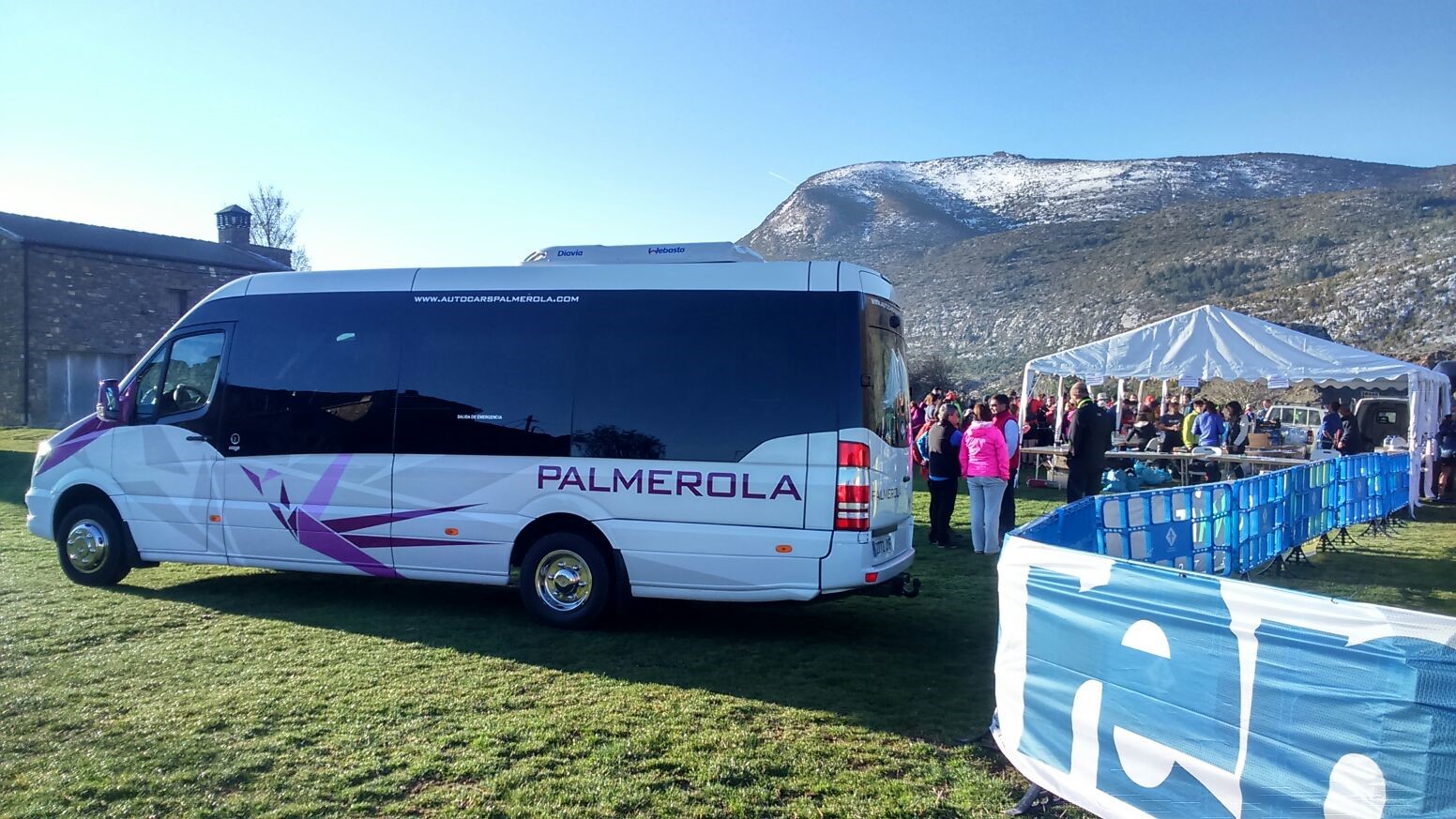 Autocar Caminada Carenes, Adons